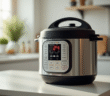Cocotte-minute électrique moderne avec erreur 24 sur l'écran